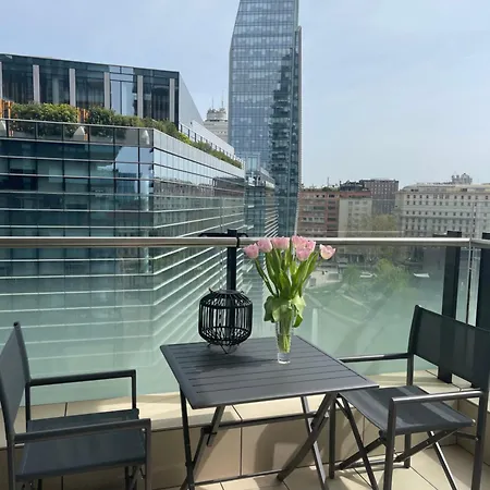 Sky High Dreams - Vista Duomo Apartment *