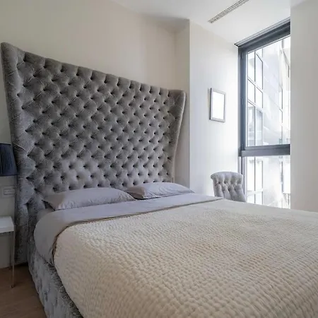 Sky High Dreams - Vista Duomo Apartment Mailand